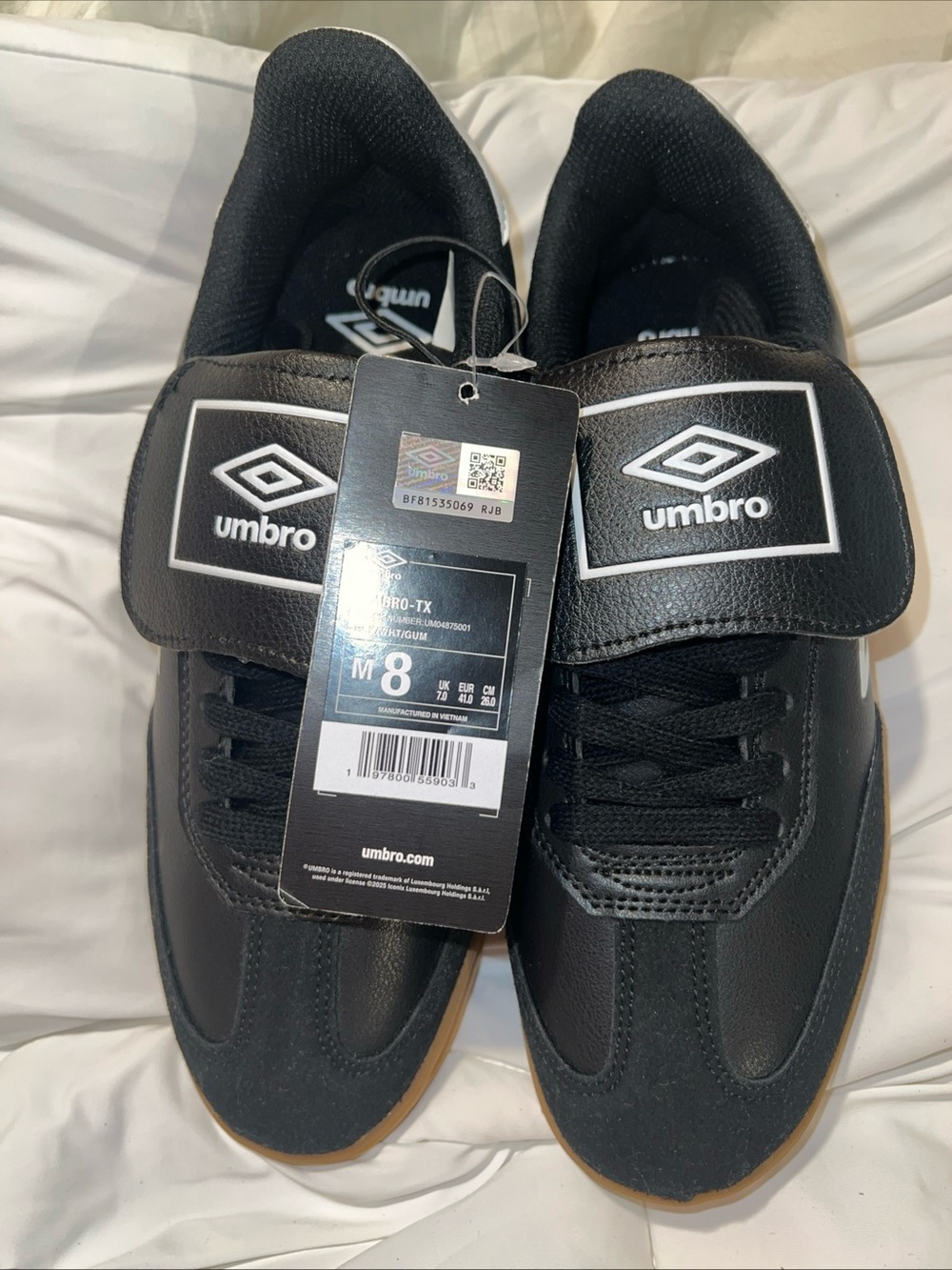 Umbro-TX  Indoor Soccer / Casual  Shoe UNew W/ Flaws